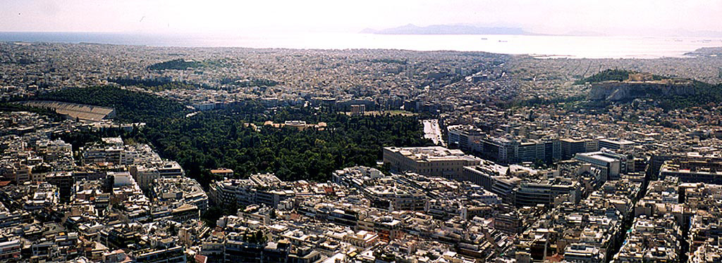 panorama di Atene da Likavittos verso il mare e l'Acropoli